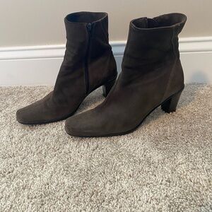 La Canadienne Waterproof Suede Ankle Boots - Size 8M
